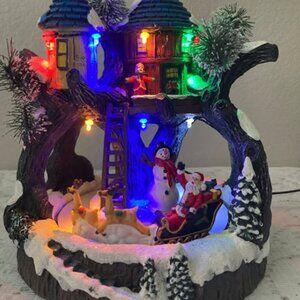 FG Square Christmas Treehouse